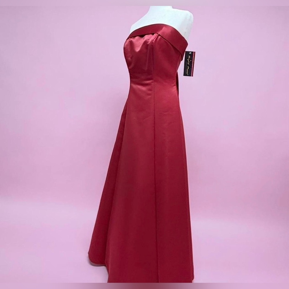 Night Moves Strapless Red Evening Gown - Picture 3 of 9